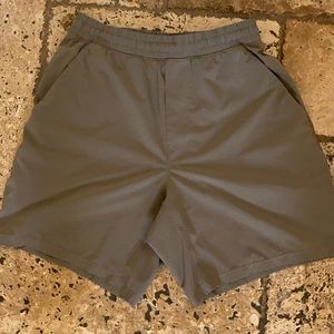 Men’s lululemon size small pace breaker no liner shorts